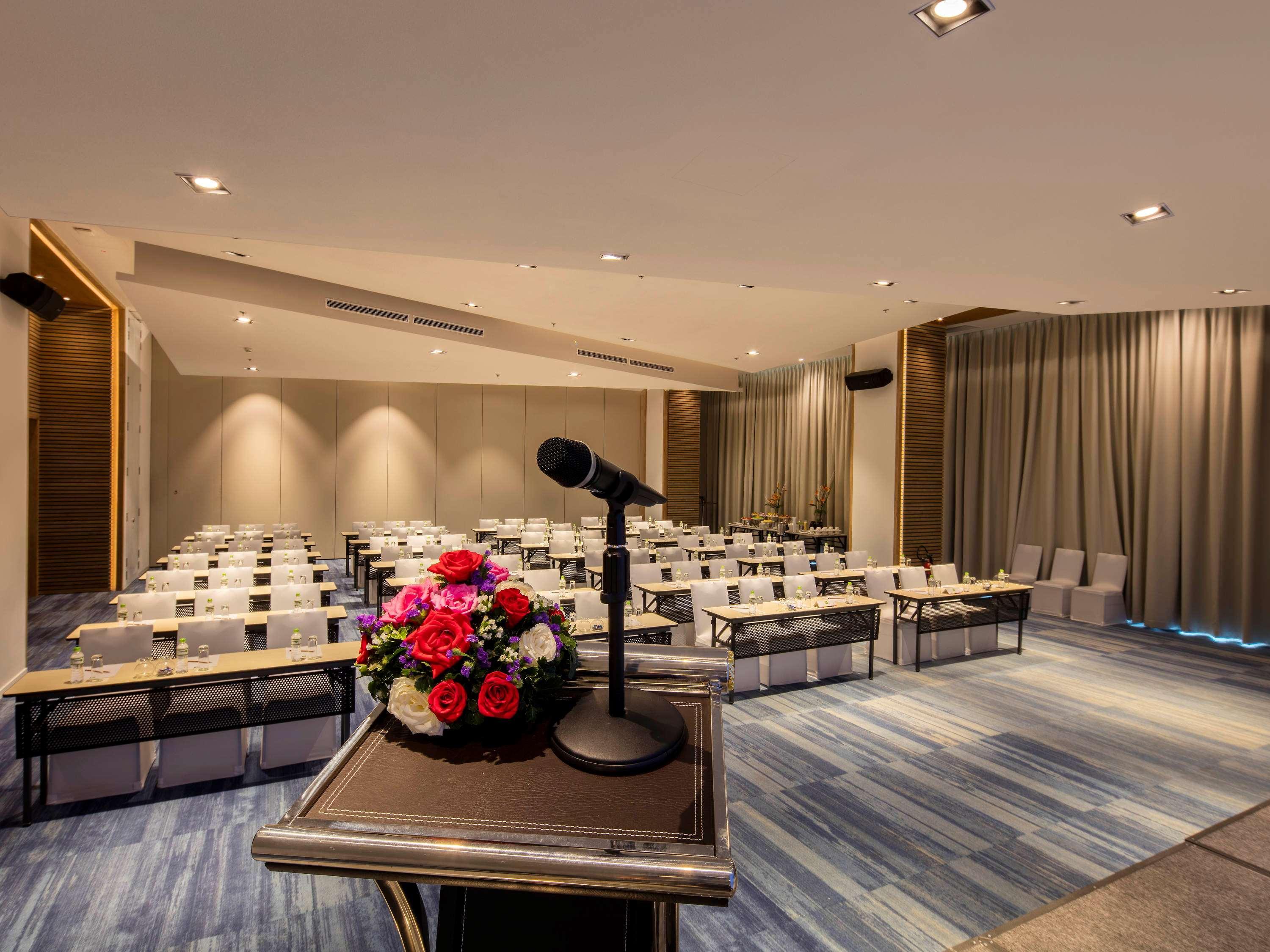 Готель Ibis Styles Нячанг Екстер'єр фото