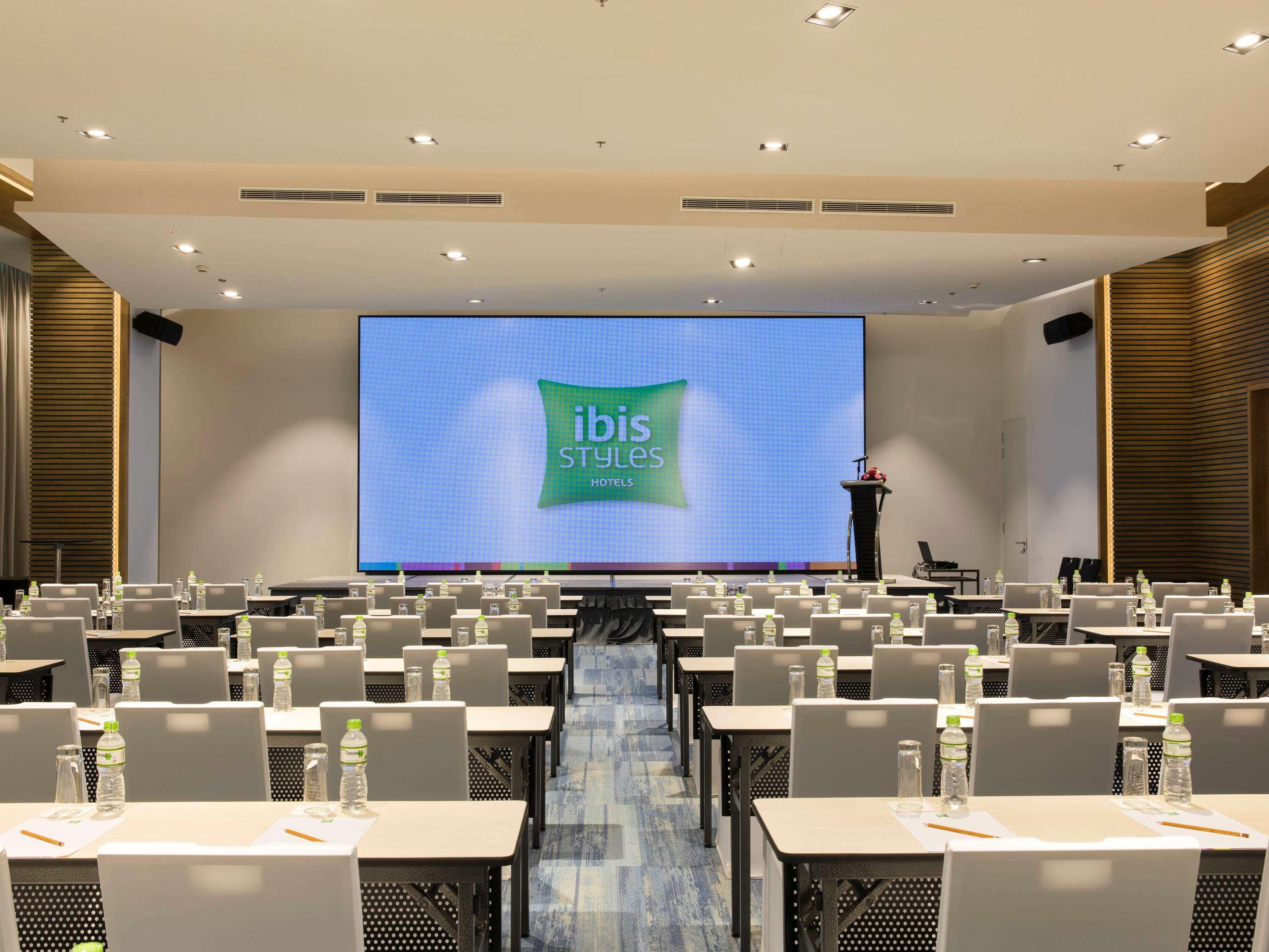 Готель Ibis Styles Нячанг Екстер'єр фото