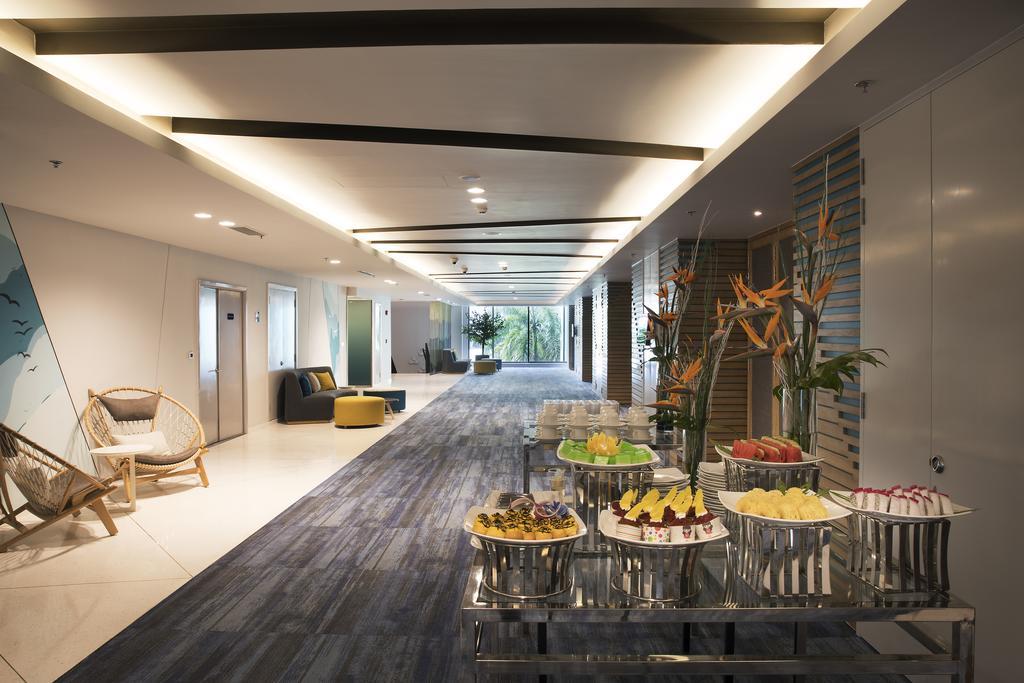 Готель Ibis Styles Нячанг Екстер'єр фото