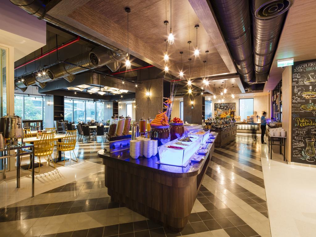 Готель Ibis Styles Нячанг Екстер'єр фото
