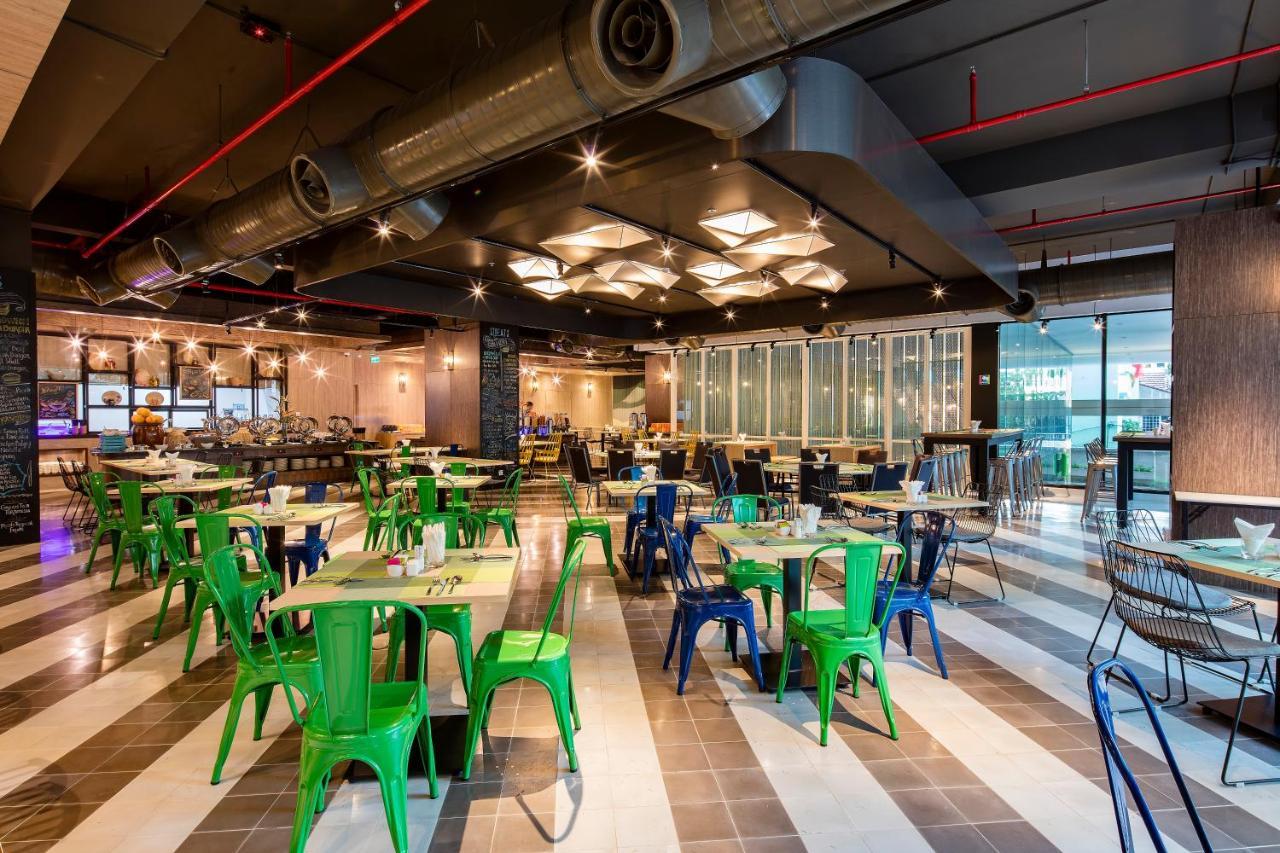 Готель Ibis Styles Нячанг Екстер'єр фото