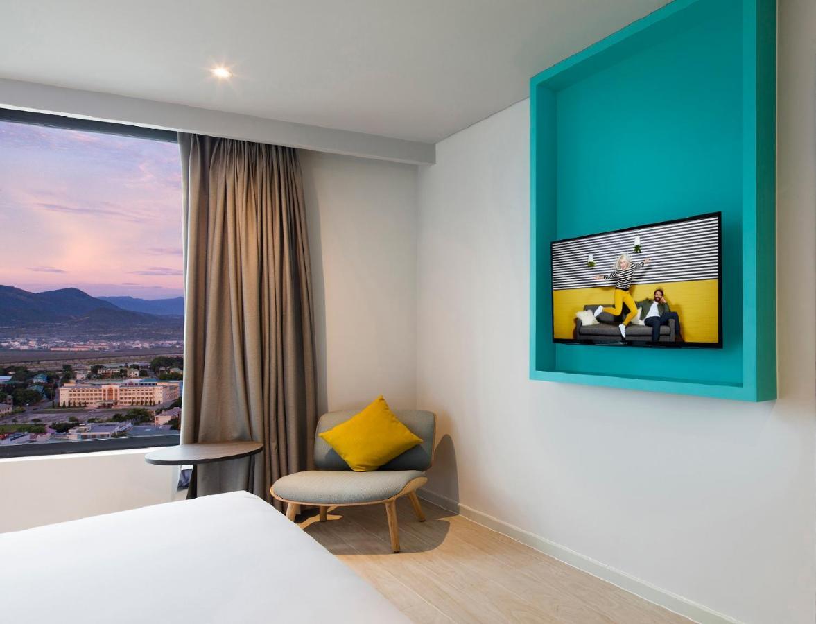 Готель Ibis Styles Нячанг Екстер'єр фото